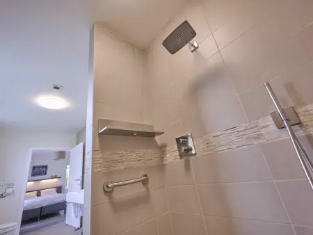 Maison Oscar, Maison confortable avec grand jardin - Photo 30