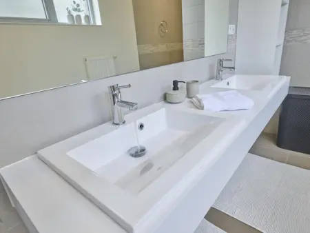 Maison Oscar, Maison confortable avec grand jardin - Photo 31