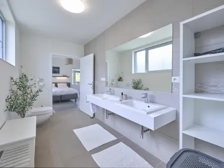 Maison Oscar, Maison confortable avec grand jardin - Photo 32