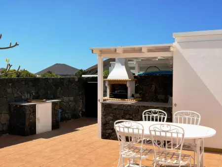 Villa Timanfaya: Maison Jumelée avec Piscine Privée à Yaiza, Proche du Parc National et de Playa Blanca - Photo 8