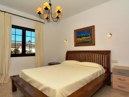 Villa Timanfaya: Maison Jumelée avec Piscine Privée à Yaiza, Proche du Parc National et de Playa Blanca - Photo 13