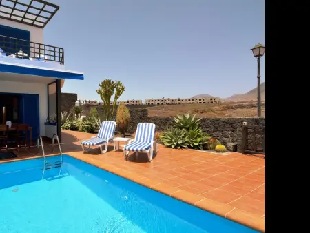 Villa à Playa Blanca : piscine privée, 3 salles de bain, clim, BBQ, proche plages et commodités - Photo 1