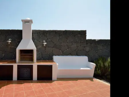 Villa à Playa Blanca : piscine privée, 3 salles de bain, clim, BBQ, proche plages et commodités - Photo 3
