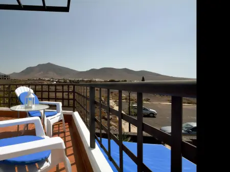 Villa à Playa Blanca : piscine privée, 3 salles de bain, clim, BBQ, proche plages et commodités - Photo 8
