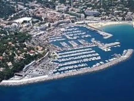 Charmant T3 avec Terrasse et Jardin, Quartier Super Cavalaire, Parking Inclus - Photo 10