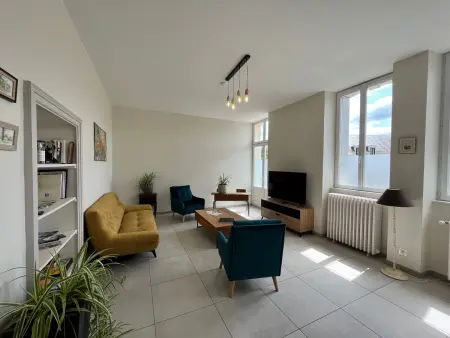École rénovée avec terrasse, 3 chambres, draps, ménage et chauffage inclus - Photo 8