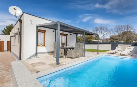 Maison 5 personnes à Peroj - Photo 1