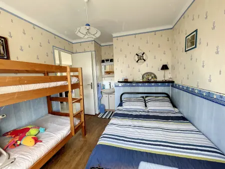 Maison 3 chambres à 100m de la plage avec grande terrasse, jardin clos et parking - Jullouville - Photo 13