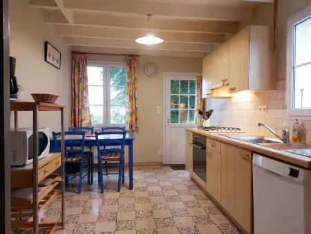 Maison Nature avec Salle de Jeux, Jardin Clos, et Wi-Fi à Dampierre-sous-Brou - Photo 3