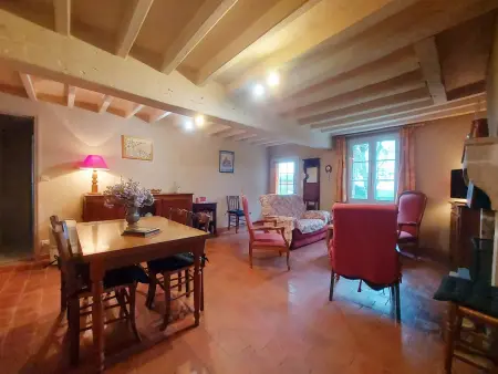 Maison Nature avec Salle de Jeux, Jardin Clos, et Wi-Fi à Dampierre-sous-Brou - Photo 9