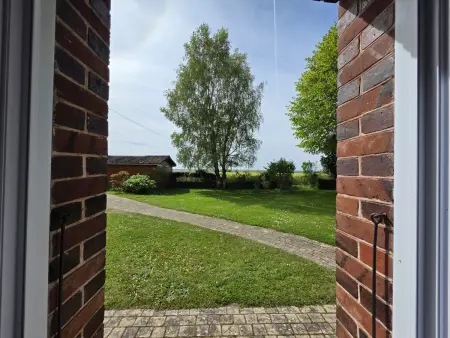 Maison Nature avec Salle de Jeux, Jardin Clos, et Wi-Fi à Dampierre-sous-Brou - Photo 17