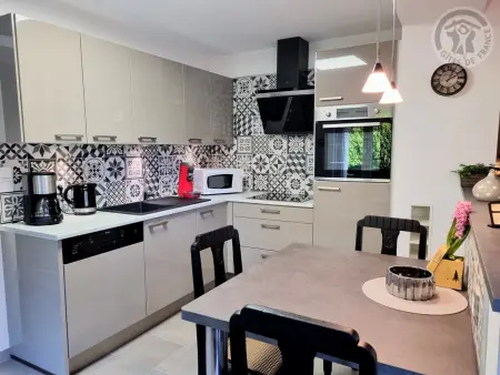 Gîte tout inclus avec jardin clos, terrasse privative, proche forêt et randonnées, 1 chambre, 1 canapé-lit - Photo 1