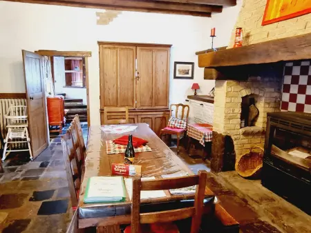 Gîte Familial dans Ferme de 1713, Jardin Privé et Jeux - Photo 3