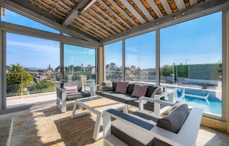 Maison 8 personnes à Saint Laurent du Var - Photo 1
