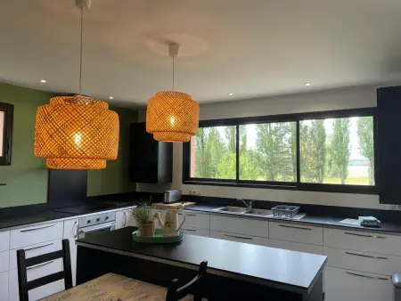 Maison spacieuse avec jardin, terrasse et vue sur le lac - Photo 13