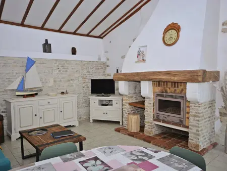 Maison rénovée avec mezzanine à Saint-Georges-d'Oléron, proche plage - Photo 3