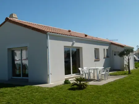 Maison Familiale à Longeville-sur-Mer, Proche Plage et Commerces, Terrasse et Jardin Clôturé - Photo 1