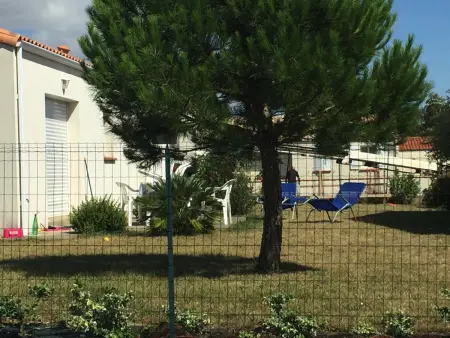 Maison Familiale à Longeville-sur-Mer, Proche Plage et Commerces, Terrasse et Jardin Clôturé - Photo 9