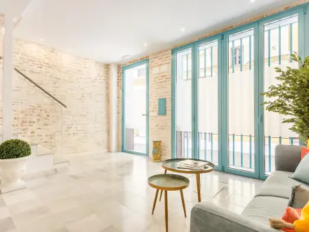 Superbe maison de 6 chambres, 7 salles de bains et 2 terrasses dans le centre historique de Séville - Photo 10