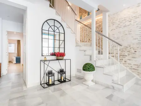 Superbe maison de 6 chambres, 7 salles de bains et 2 terrasses dans le centre historique de Séville - Photo 12