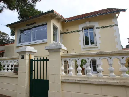 Appartement 2 Chambres avec Jardin Privé Proche Plage - Photo 3