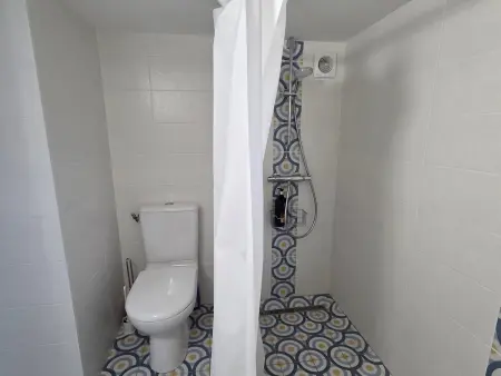Appartement 2 Chambres avec Jardin Privé Proche Plage - Photo 12