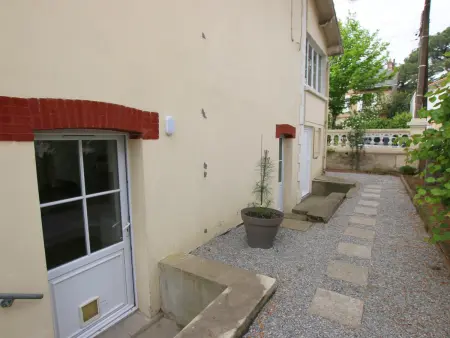 Appartement 2 Chambres avec Jardin Privé Proche Plage - Photo 19