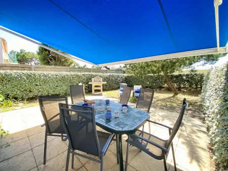 Maison avec piscine, tennis à 300m de la plage - 2 chambres, terrasse et parking privé - Photo 11