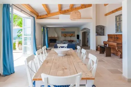 Villa Bellevue, Villa avec vue sur la mer et piscine - Photo 11