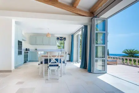 Villa Bellevue, Villa avec vue sur la mer et piscine - Photo 12