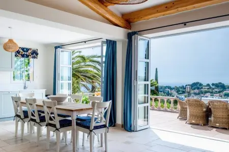 Villa Bellevue, Villa avec vue sur la mer et piscine - Photo 13