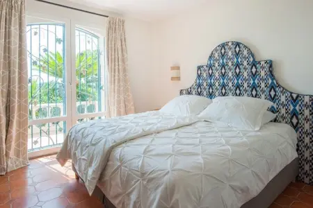 Villa Bellevue, Villa avec vue sur la mer et piscine - Photo 18