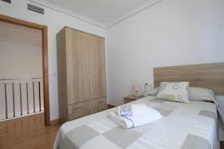 Pareado en San Pedro del Pinatar, Maison de vacances spacieuse à Región de Murcia avec balcon - Photo 3