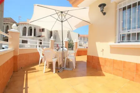 Pareado en San Pedro del Pinatar, Maison de vacances spacieuse à Región de Murcia avec balcon - Photo 4