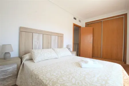 Pareado en San Pedro del Pinatar, Maison de vacances spacieuse à Región de Murcia avec balcon - Photo 11