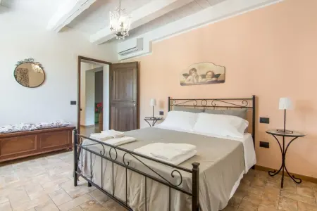 Montenovo Villa, Villa à Ostra Vetere avec Piscine et Jacuzzis - Photo 24