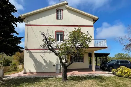 Casa Manù, Maison de vacances spacieuse à Lapedona avec jardin - Photo 7