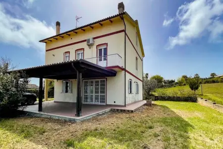 Casa Manù, Maison de vacances spacieuse à Lapedona avec jardin - Photo 24