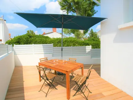 Maison Rénovée 200m du Centre et 350m Plage - Cour Fermée, 2 Chambres, Tout Équipé - Photo 1