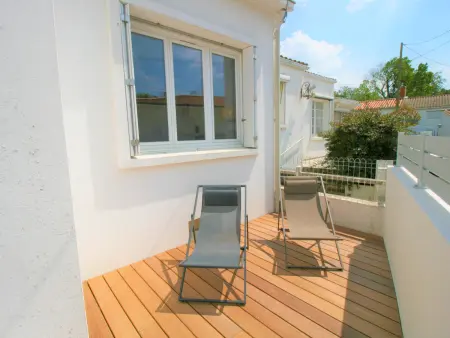 Maison Rénovée 200m du Centre et 350m Plage - Cour Fermée, 2 Chambres, Tout Équipé - Photo 2