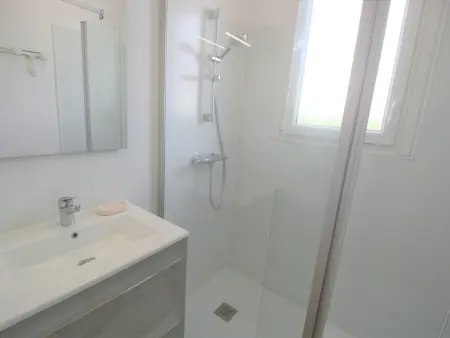Maison Rénovée 200m du Centre et 350m Plage - Cour Fermée, 2 Chambres, Tout Équipé - Photo 10