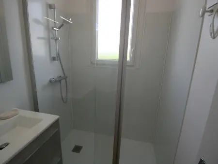 Maison Rénovée 200m du Centre et 350m Plage - Cour Fermée, 2 Chambres, Tout Équipé - Photo 13