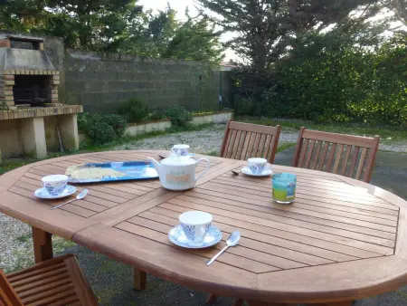 Maison à 2 km de la plage avec terrasse, jardin et garage à Brem-sur-Mer - Photo 2