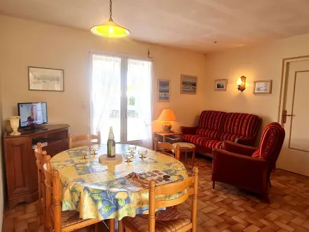 Maison à 2 km de la plage avec terrasse, jardin et garage à Brem-sur-Mer - Photo 4