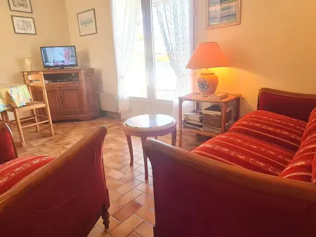 Maison à 2 km de la plage avec terrasse, jardin et garage à Brem-sur-Mer - Photo 5