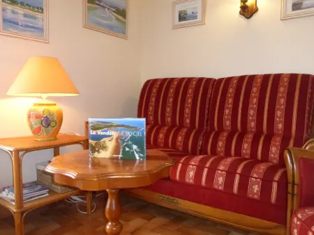 Maison à 2 km de la plage avec terrasse, jardin et garage à Brem-sur-Mer - Photo 6