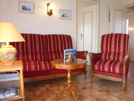Maison à 2 km de la plage avec terrasse, jardin et garage à Brem-sur-Mer - Photo 7