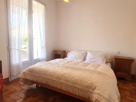 Maison à 2 km de la plage avec terrasse, jardin et garage à Brem-sur-Mer - Photo 12