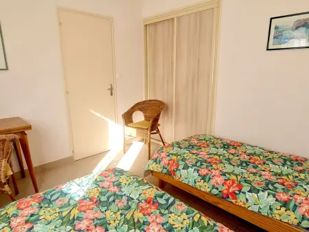 Maison à 2 km de la plage avec terrasse, jardin et garage à Brem-sur-Mer - Photo 13