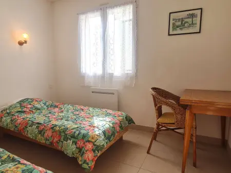 Maison à 2 km de la plage avec terrasse, jardin et garage à Brem-sur-Mer - Photo 14